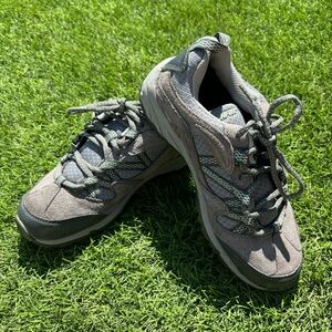 Hi-Tec Hiking Trail Shoes Size 7 Gray